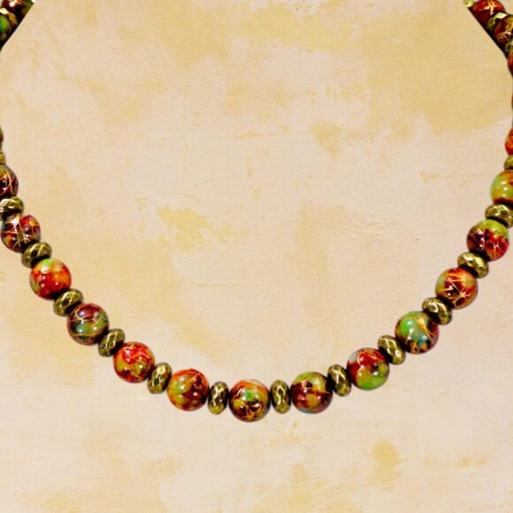 Red and green multi color glass bead necklace mixed with burnished gold beads - Picture 12 of 12